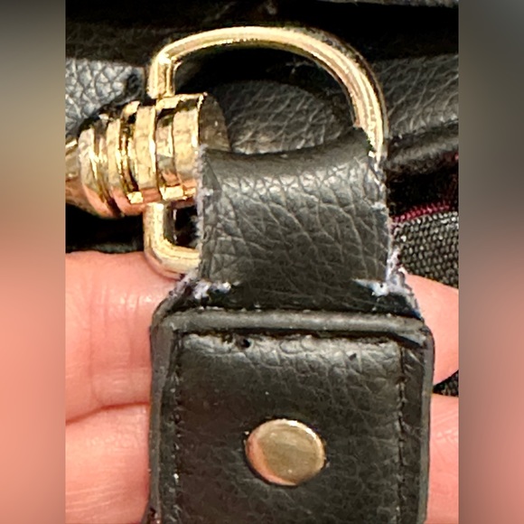 Stunning Coach Canvas Purse - Picture 5 of 9